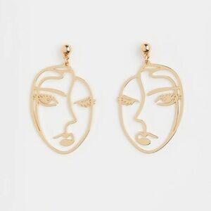 ‼️H&M Gold Face Earrings!! AVAILABLE HERE ‼️